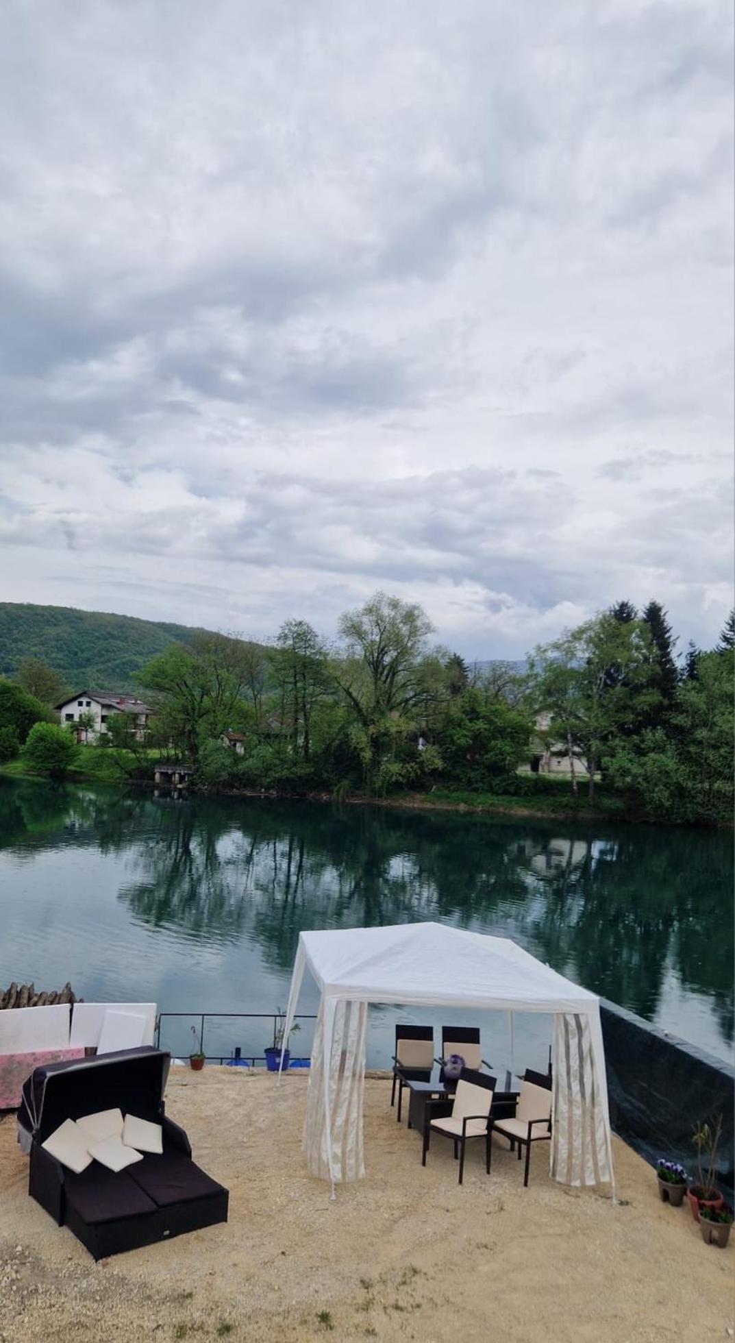 E&m * Bihać