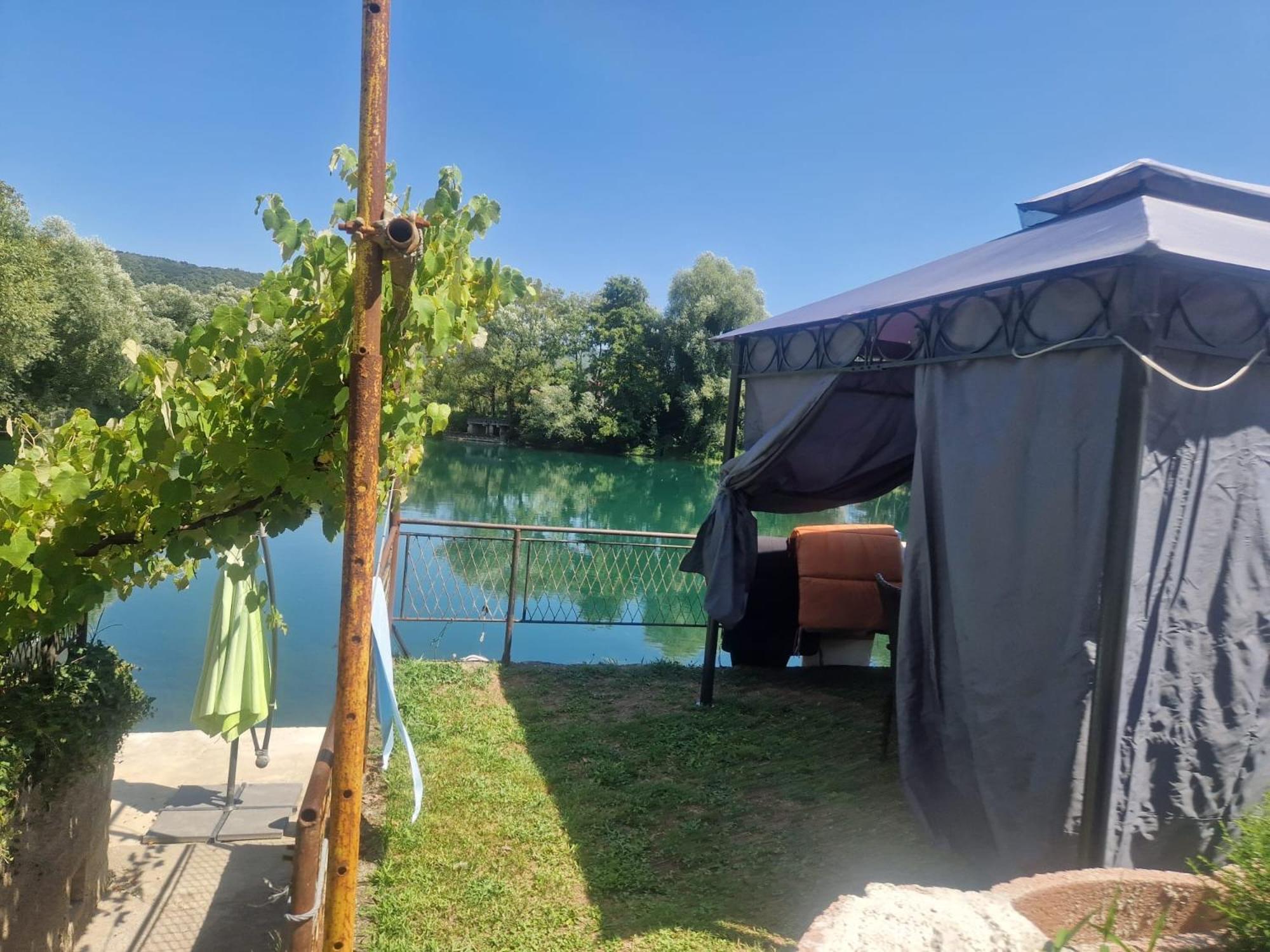 E&m Villa *